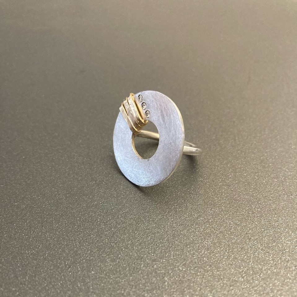 Bague pastille ronde argent or et diamants brunodavid.be